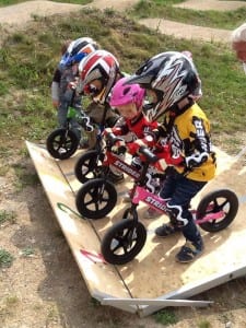 Det første strider arrangement i Sorø BMX var en stor succes. Alle børn op til 5 år får nu mulighed for at prøve  de små Strider® cykler.