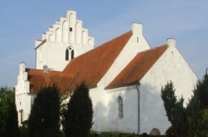 Andreas Kristensen prædiker normalt i Lynge Kirke, men rykker anden pinsedag udendørs. 