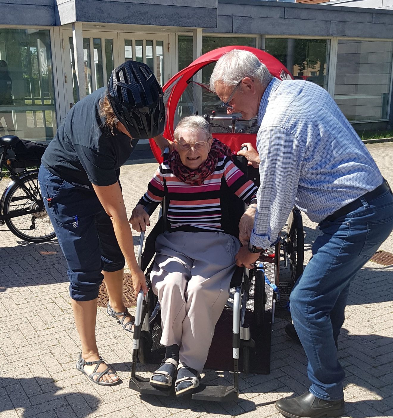 Cykling uden Alder Sorø har fået en kørestolsrickshaw
