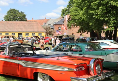 Vintage biler samles i Sorø