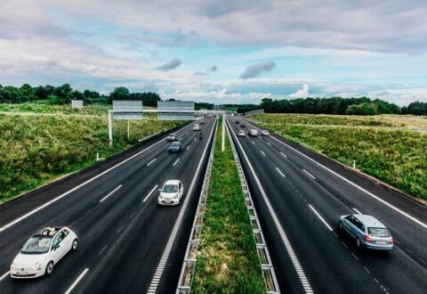 Nogle trafikanter på de danske motorveje undlader at holde til højre, selvom der er plads - til stor frustration for mange andre bilister. Foto: Vejdirektoratet